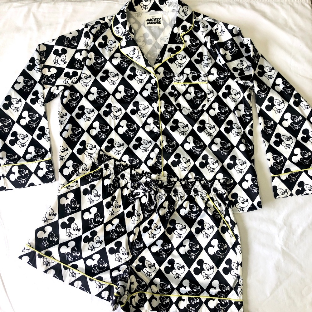 Disney Mickey Black & White Diamond Pajamas Sleep Set Top & Shorts - NEW - Picture 1 of 4